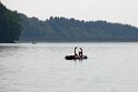 Chillen auf dem Beversee. Lara auf der Luftmatratze nach erledigter Arbeit. So ließ sich die Hitze super aushalten :-)<br>(© Foto: Oliver Jungjohann)